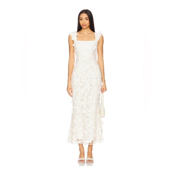 Elliatt Dresses & Skirts - Beautiful White Ivory Elliatt Dress